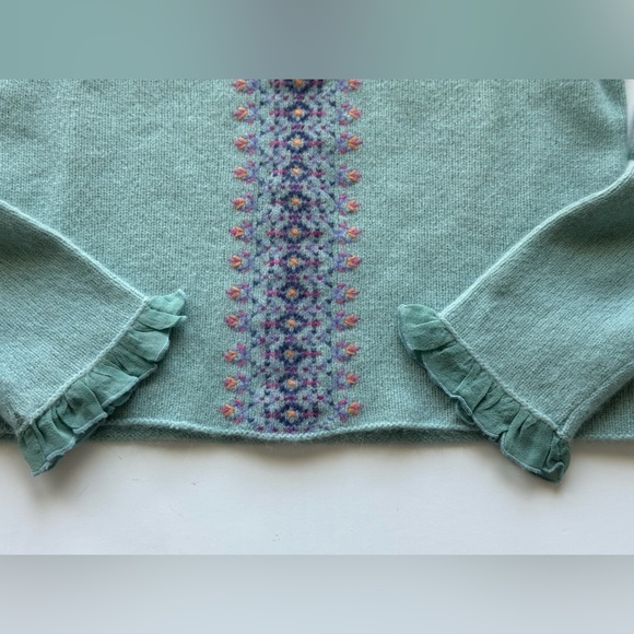"Garnet Hill" cozy sweater Embroidered wool V-neck with frilled sleeves size XS - Picture 6 of 10